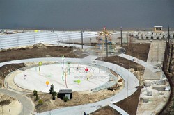 В Днепре на Набережной Победе продолжается строительство сквера «Прибрежный» (ФОТО)