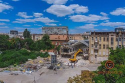 В центре Днепра приступили к демонтажу ТРЦ Grand Plaza (ФОТО)