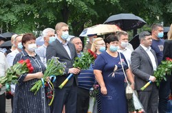 В Днепре почтили память героев, погибших под Шахтерском (ФОТО)