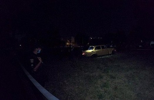 Ночная погоня со стрельбой: полицейские преследовали «Москвич», протаранивший авто патрульных