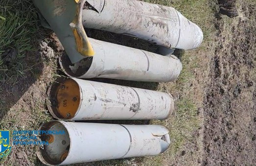 Россияне обстреляли запрещенными боеприпасами села на Днепропетровщине: есть жертвы